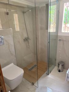 Koupelna v ubytování إقامة جبل هبري حي السلام إفران + 5 fotografií