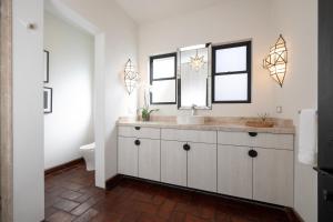 Billede fra billedgalleriet på Luxury Condos I Parroquia View & Rooftop Jacuzzi I Paseo del Centro Condominio Boutique i San Miguel de Allende