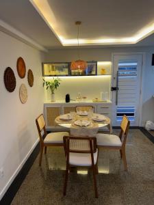 Η κουζίνα ή μικρή κουζίνα στο Flat av beira mar lindo e aconchegante