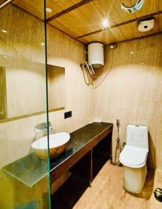 Kupatilo u objektu Triptire Resort & Kaziranga