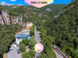 Příroda nedaleko prázdninového domu + 4 fotografie