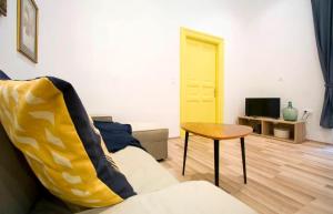 Μια τηλεόραση ή/και κέντρο ψυχαγωγίας στο central Chic apartments