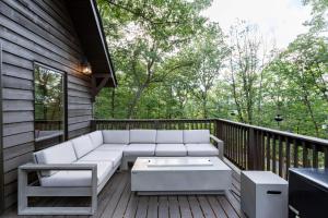 Gallery image of 3BR Cozy Cabin with Mountain Views & Fireplace in Newtown