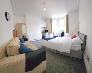 Postel nebo postele na pokoji v ubytování Oxford Private Room College