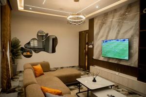 Imagen de la galería de Two Bedroom Luxe Apt Awka, en Akwa 33 fotos más