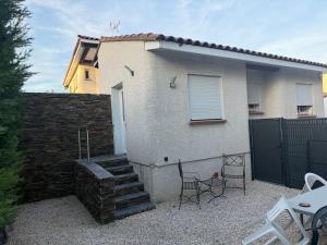 Το κτήριο όπου στεγάζεται  το διαμέρισμα