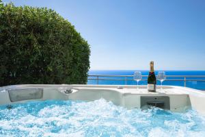 Gallery image of Luxueux 4 Pièces - Jacuzzi - Piscine - Frontière Monaco in Cap d'Ail