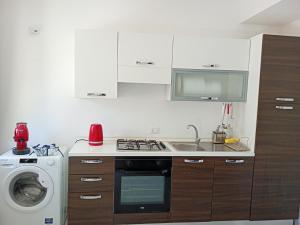 Η κουζίνα ή μικρή κουζίνα στο Clara's HOME +4 φωτογραφίες