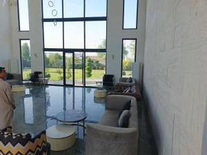 Posezení v ubytování Modern farmhouse