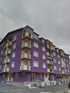 Το κτήριο όπου στεγάζεται  το διαμέρισμα