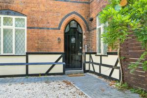 Ảnh trong thư viện ảnh của Spacious 6-Bedroom/6-Bathroom Stay in Bloxwich ở Bloxwich