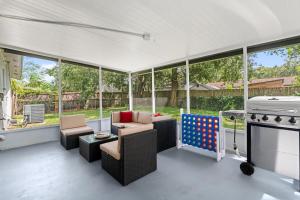 Ảnh trong thư viện ảnh của King-Style Retreat - 4 BR - Family Friendly ở Tampa