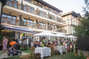 Galeriebild der Unterkunft NP House- Social Hotel&Coworking by Networking Premium, Free Ski Shuttle in Bansko + 121 Fotos