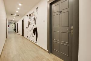 Fotografie z fotogalerie ubytování Super Townhouse 359 Begumpet Near Hyderabad Central v destinaci Hajdarábád