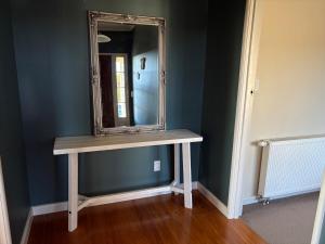 Imagen de la galería de Walk to wineries - large home, en Havelock North