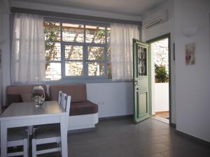 Foto de la galeria de St George Antiparos Apartments and studios a Agios Georgios