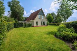 Aed väljaspool majutusasutust Recreëren en relaxen in luxe landhuis Drenthe