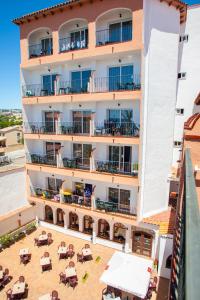 Fotografia z galérie ubytovania Hotel Comarruga Platja v destinácii Comarruga