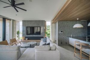 Un lugar para sentarse en CELEVI Nanjo セレビィ 南城