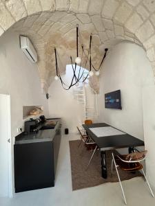 Η κουζίνα ή μικρή κουζίνα στο LEFKÓ Home JACUZZI VISTA +19 φωτογραφίες