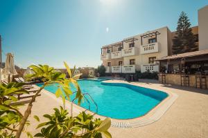 Bazén v ubytování Arkasa Bay Hotel nebo v jeho okolí