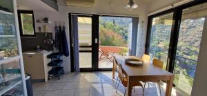 Balkón nebo terasa v ubytování Maison Pera Melana, entre mer et montagne