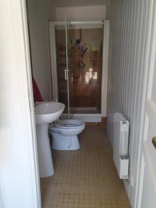 Ένα μπάνιο στο Proximity to Cité Internationale