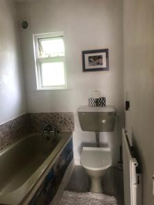 Ένα μπάνιο στο Double room on Chilkwell Street