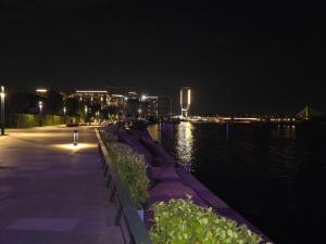 Θέα στο ποτάμι κοντά σε αυτό το διαμέρισμα