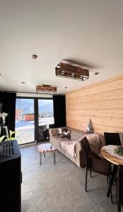 Χώρος καθιστικού στο Schronisko Zmysłów - Apartament 1