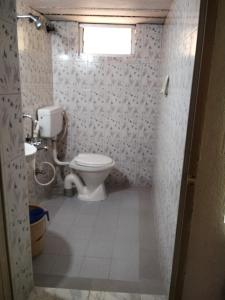 Ένα μπάνιο στο Lakshmi Vasan Homestay +6 φωτογραφίες