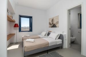 Imagen de la galería de Villa Nabia By Milos Concierge, en Adamas 18 fotos más