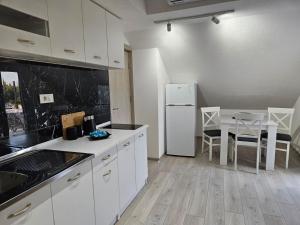 Una cocina o cocineta en Nomad Montenegro No2