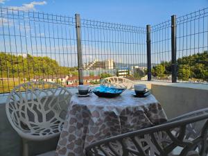 Un balcón o terraza en Nomad Montenegro No2