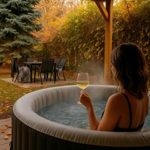 Imagine din galeria proprietății Play and Relax in Lake-Parkside Cozy Family Retreat - Jegenye Cottage în Zamárdi