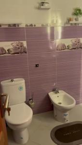 Ένα μπάνιο στο Rue Gibraltar