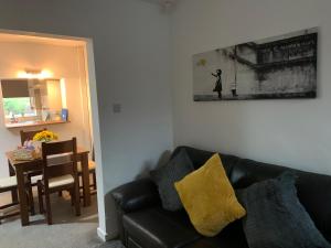 Χώρος καθιστικού στο Angies 2 bed home in Eccleston near Liverpool sleeps 5