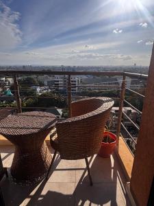 Balkón nebo terasa v ubytování The Janeth A Spacious 3 Ensiite Bedroom Apartment Near Muhimbili Hospital