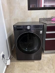 Fotografie z fotogalerie ubytování The Janeth A Spacious 3 Ensiite Bedroom Apartment Near Muhimbili Hospital v destinaci Dar es Salaam