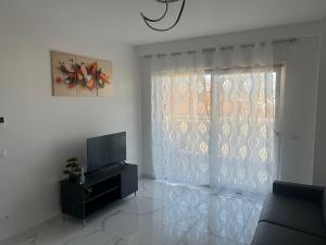 Μια τηλεόραση ή/και κέντρο ψυχαγωγίας στο Garibaldi House