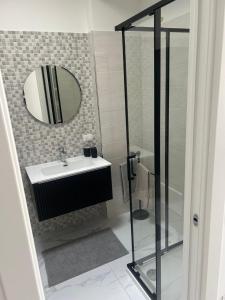 Ένα μπάνιο στο Garibaldi House +29 φωτογραφίες
