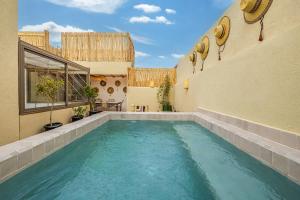 Bazén v ubytování Riad Chiberta Exclusive & New with Pool for 6 pax with free Breakfast nebo v jeho okolí