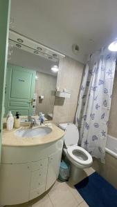 Imagen de la galería de Private room with bathroom, direct sea, heart of Nice, en Niza 14 fotos más