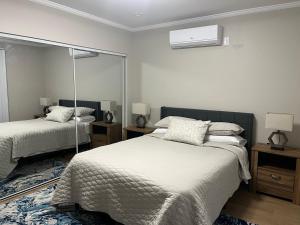 Katil atau katil-katil dalam bilik di Guest House +10 gambar