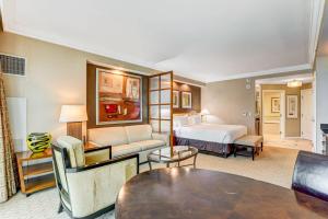 Ένα ή περισσότερα κρεβάτια σε δωμάτιο στο Incredible Topgolf Pool Views MAIN