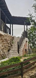 Φωτογραφία από το άλμπουμ του Mont Rock στη Μέση Συνοικία Τρικάλων