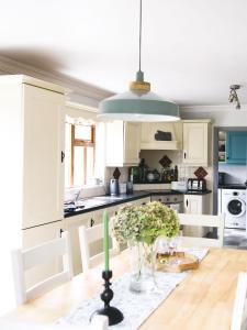 Una cocina o cocineta en Mountain View House