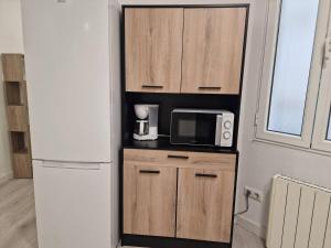 Η κουζίνα ή μικρή κουζίνα στο La Cámara de Zuvillaga +3 φωτογραφίες