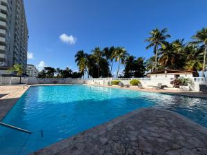 Πισίνα στο ή κοντά στο Beachfront Tropical Tantra Apartment