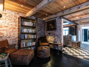 Η βιβλιοθήκη της παραθεριστικής κατοικίας